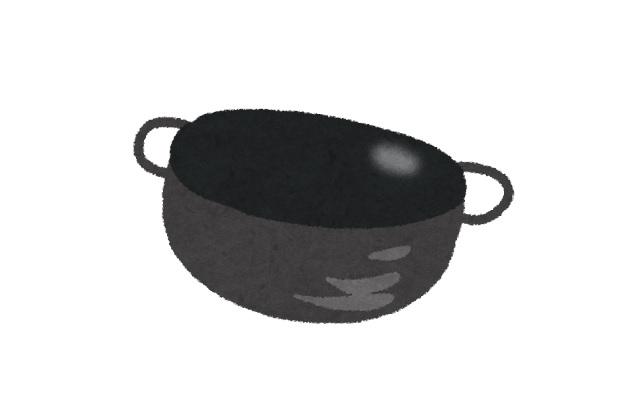 鉄製フライパンの黒い汚れ：原因とお手入れのコツを解説
