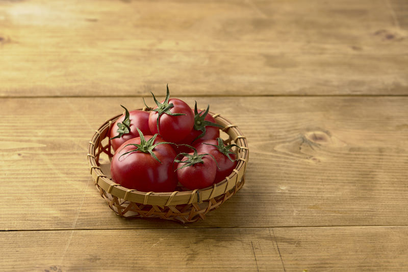 青いトマトを収穫しても大丈夫？自宅での熟成法とおすすめレシピを紹介！